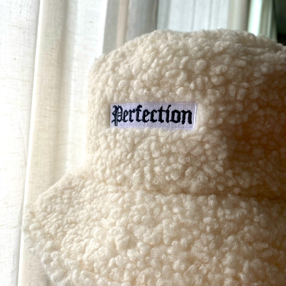 Hat - Picture 2 of 3